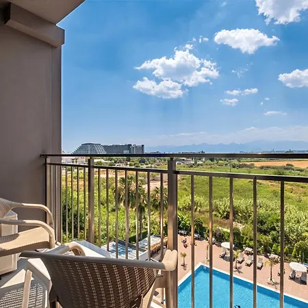 Laristone Aparthotel