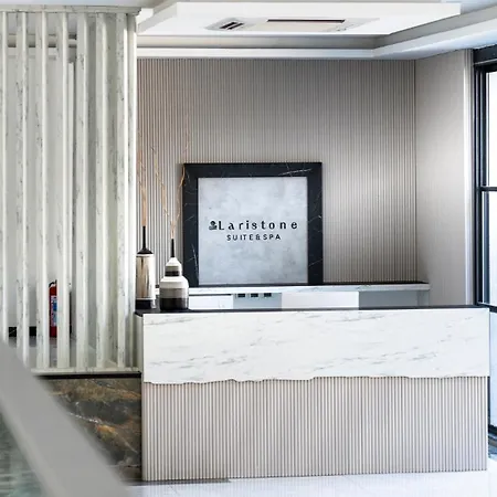 Laristone Lejlighedshotel 4*